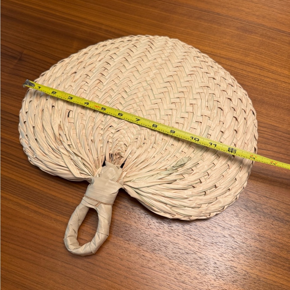 Filipino Pamaypay Abaniko Woven Buri Palm Leaf Souvenir Hand Fan, Philippines
l - Picture 6 of 7